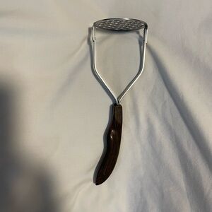 *VINTAGE* Cutco #14 Manual Potato Masher  - Brown Wood-like Handle - Made in USA